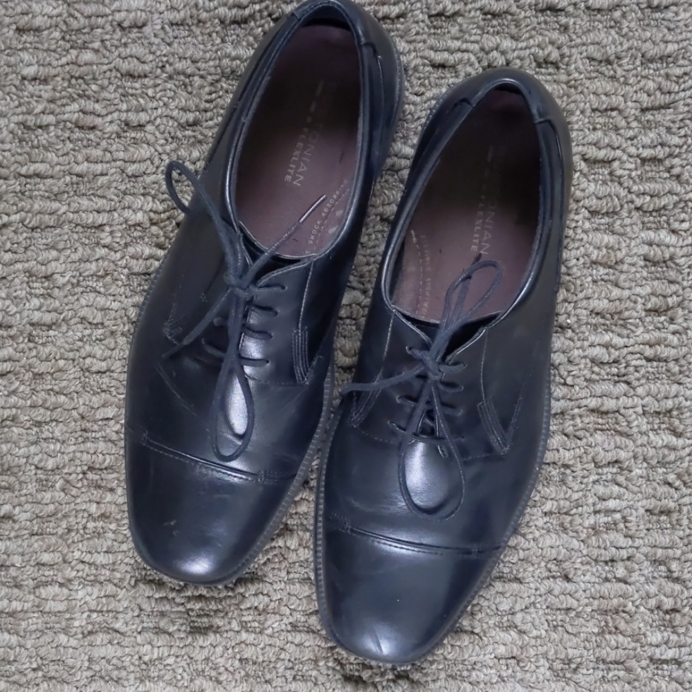 Black men's dress shoes, size 12